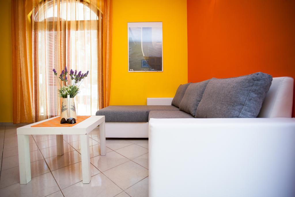 Apartments Lovic Lokva Rogoznica Quarto foto